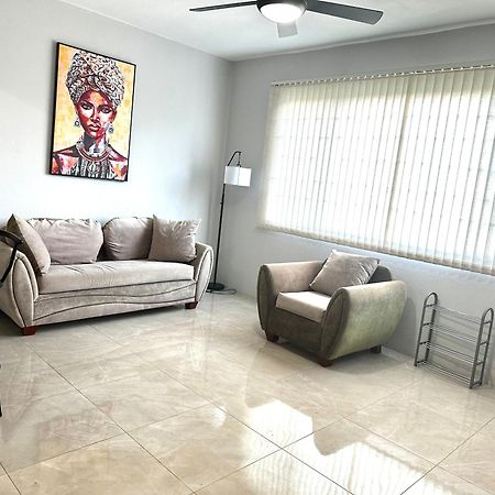 The Shelton - Sinclair Apartment Montego Bay Exterior photo